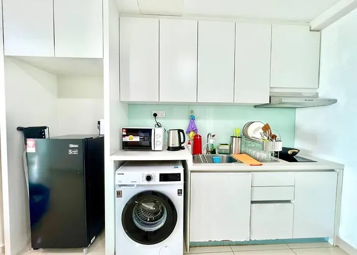 T3 1-10 Pax Trefoil 2Room Setia Alam Cozy Home Wifi Tv